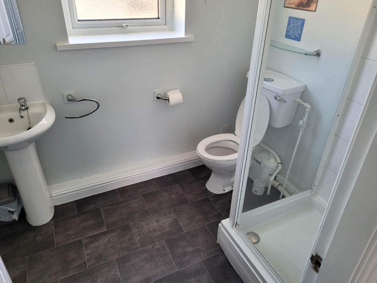 Amble Harbour Retreats Hotel Bagian luar foto
