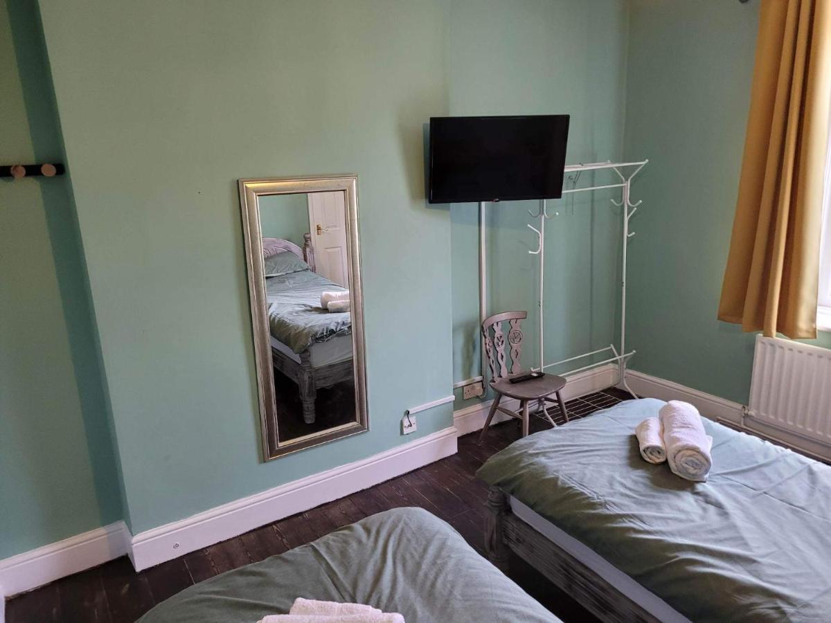 Amble Harbour Retreats Hotel Bagian luar foto