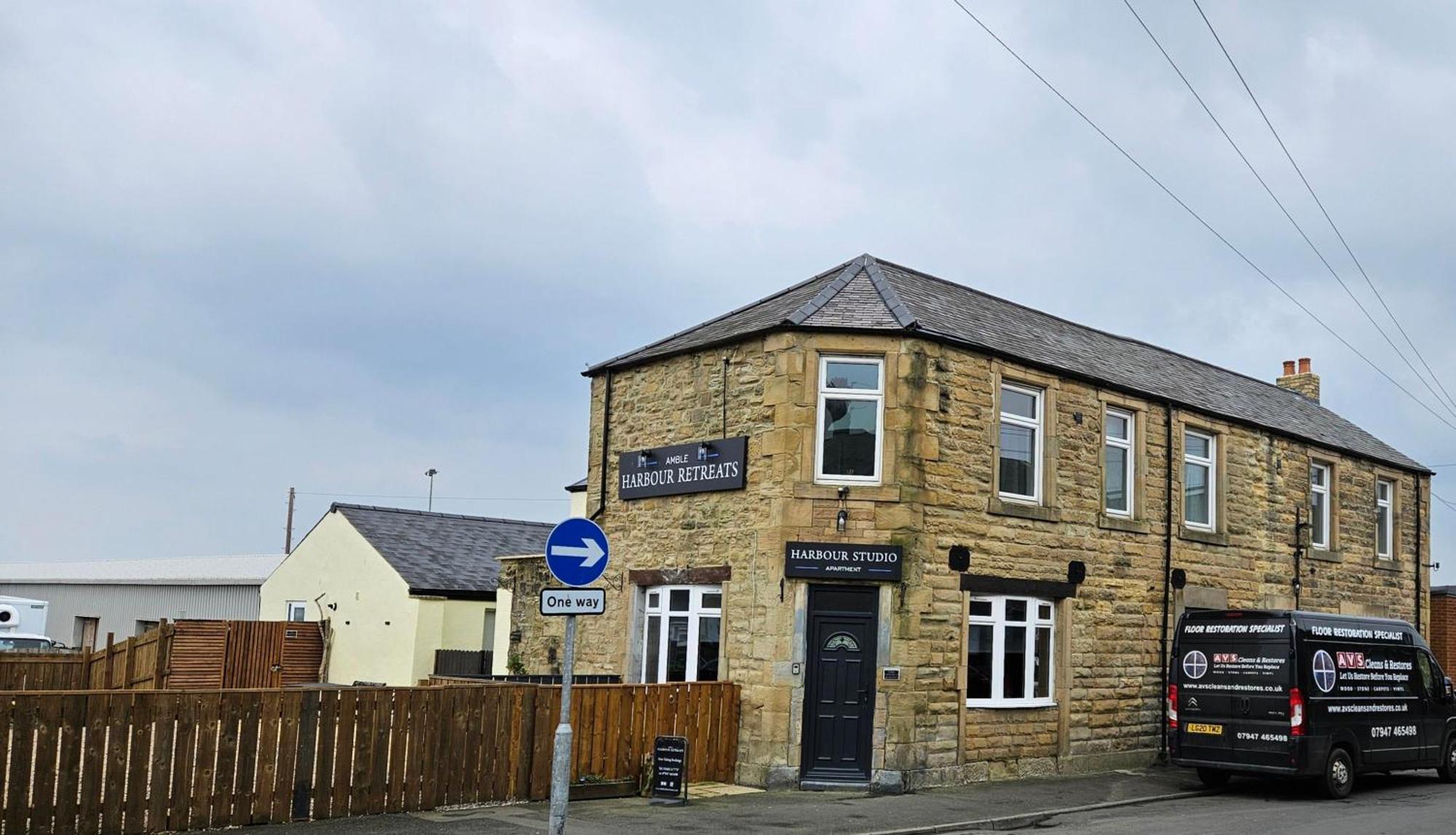 Amble Harbour Retreats Hotel Bagian luar foto