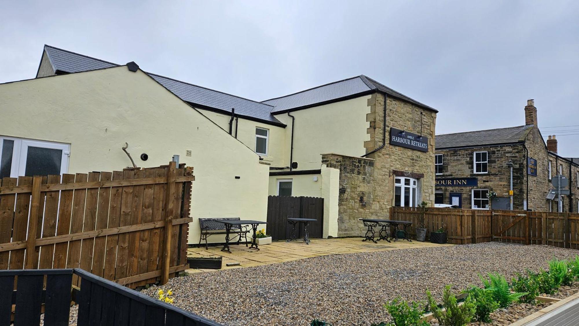 Amble Harbour Retreats Hotel Bagian luar foto